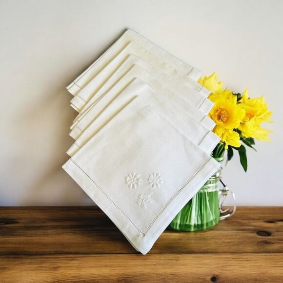 6 Vintage White Linen Napkins 12"x12" Reticulated Edges & Floral Embroidery - Picture 1 of 9